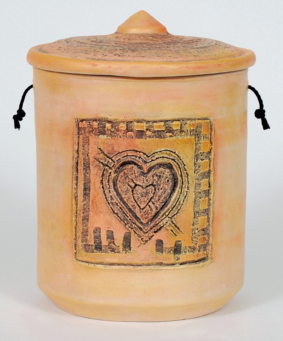 Urne 640 Keramik, rötlich, Herzmotiv
