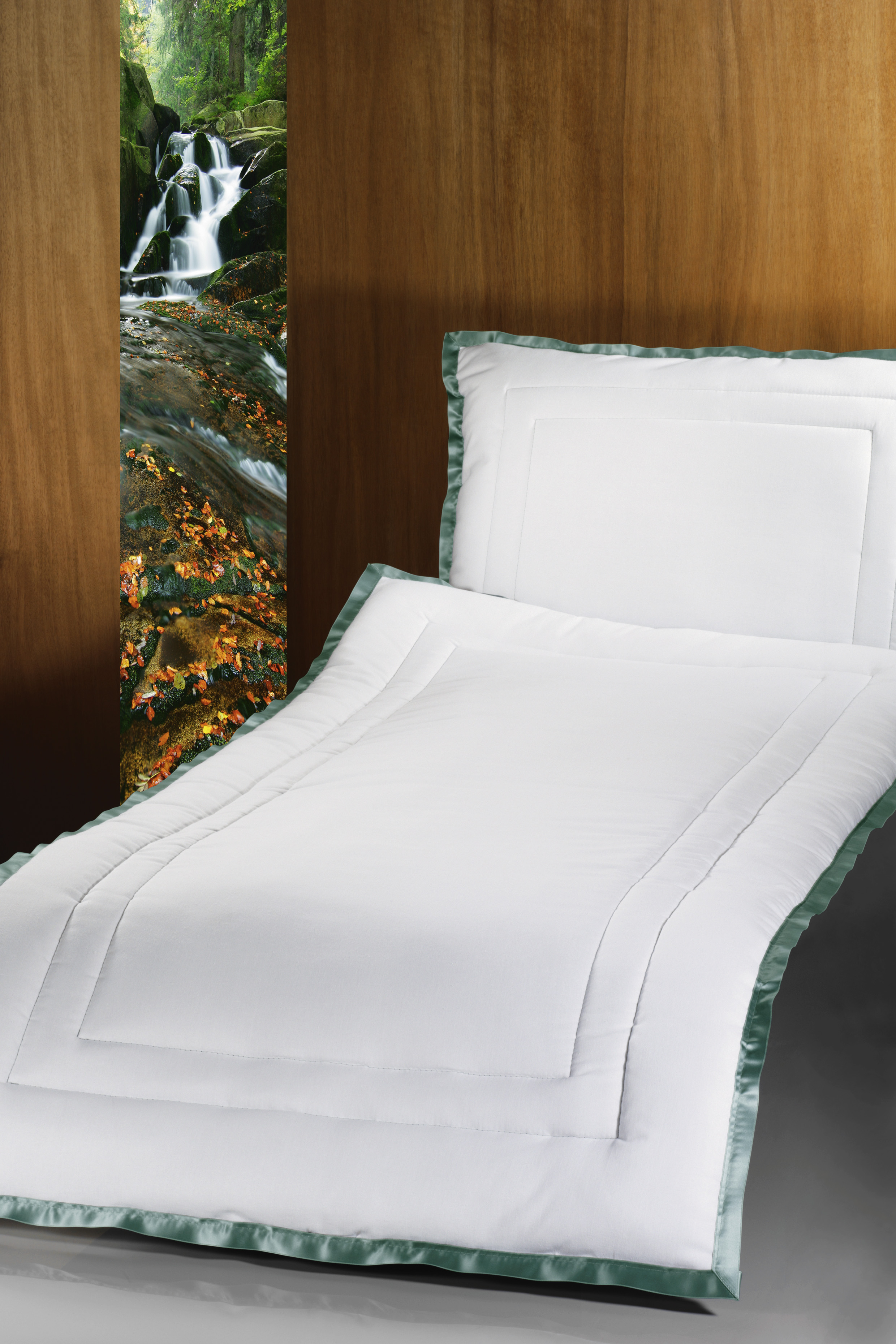 Deckengarnitur 0156 Stoff, grüne Litze und Steppung