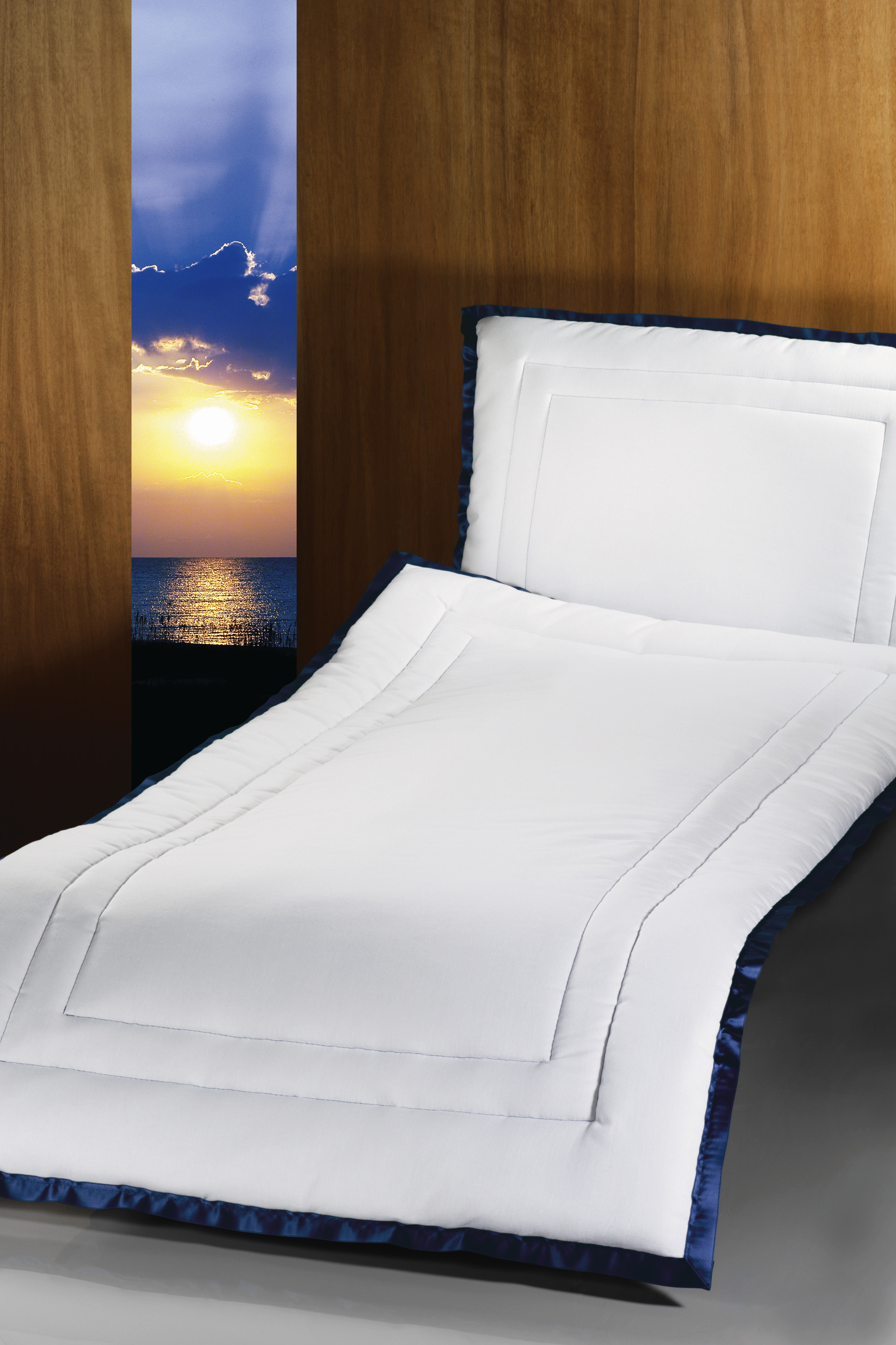 Deckengarnitur 158 Stoff, blaue Litze und Steppung